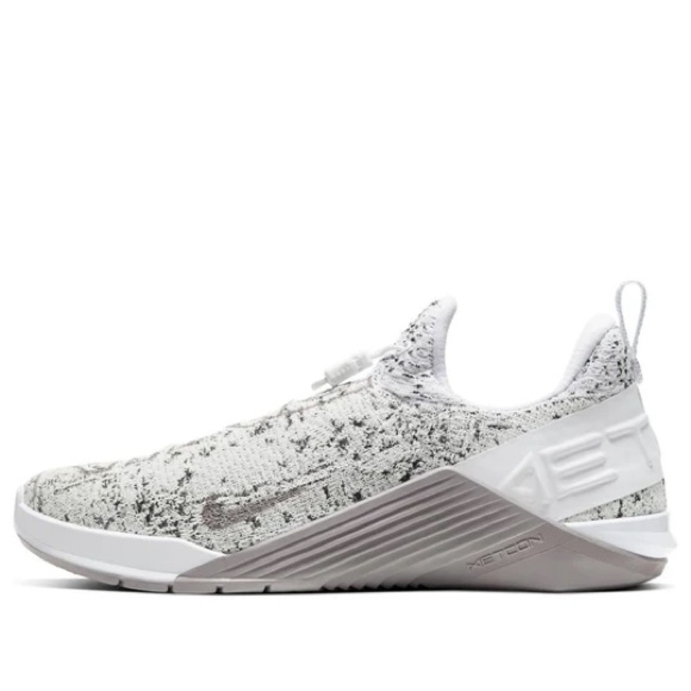 Nike tennis shoes